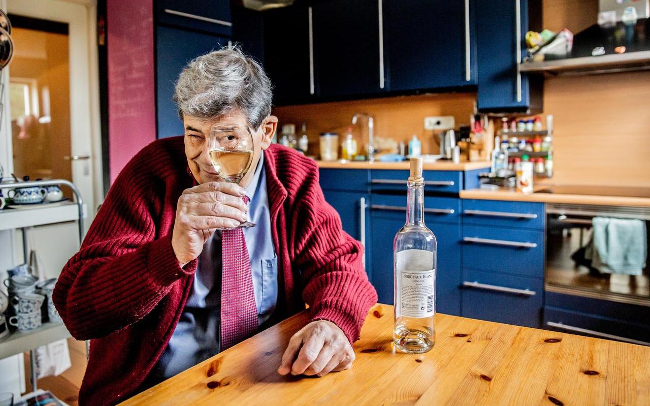 Acteur en schrijver Joost Prinsen: ,,Het ijs waarop ik loop, is weer wat dikker aan het worden, zo zou ik het misschien kunnen uitdrukken.’’ Acteur en schrijver Joost Prinsen: ,,Het ijs waarop ik loop, is weer wat dikker aan het worden, zo zou ik het misschien kunnen uitdrukken.’’
