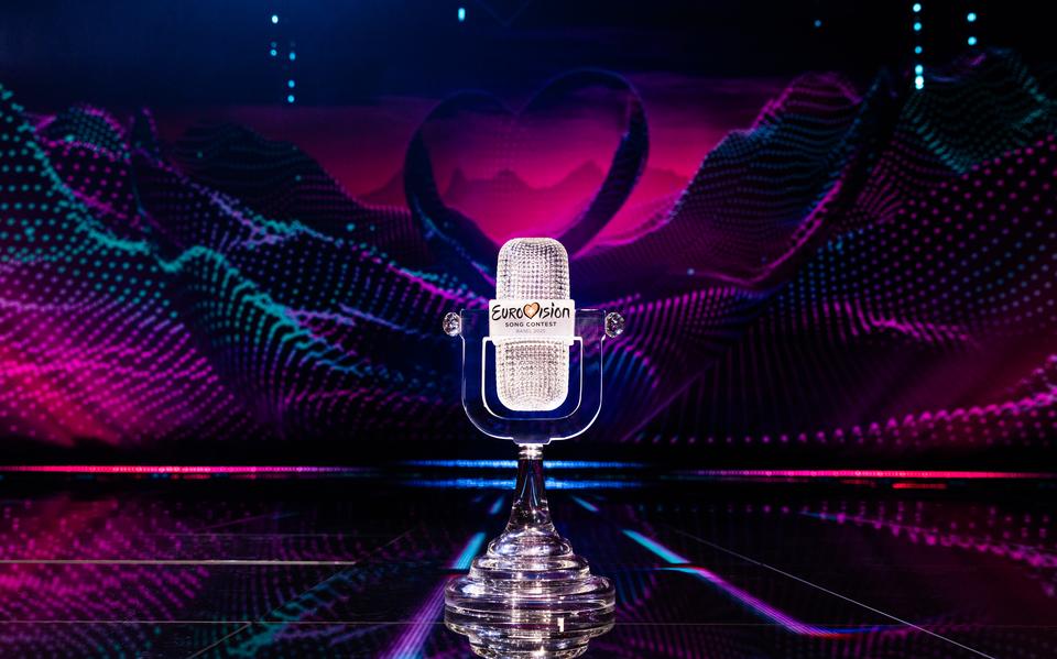 De trofee die de winnaar van het Eurovisiesongfestival 2025 mee naar huis neemt. 
