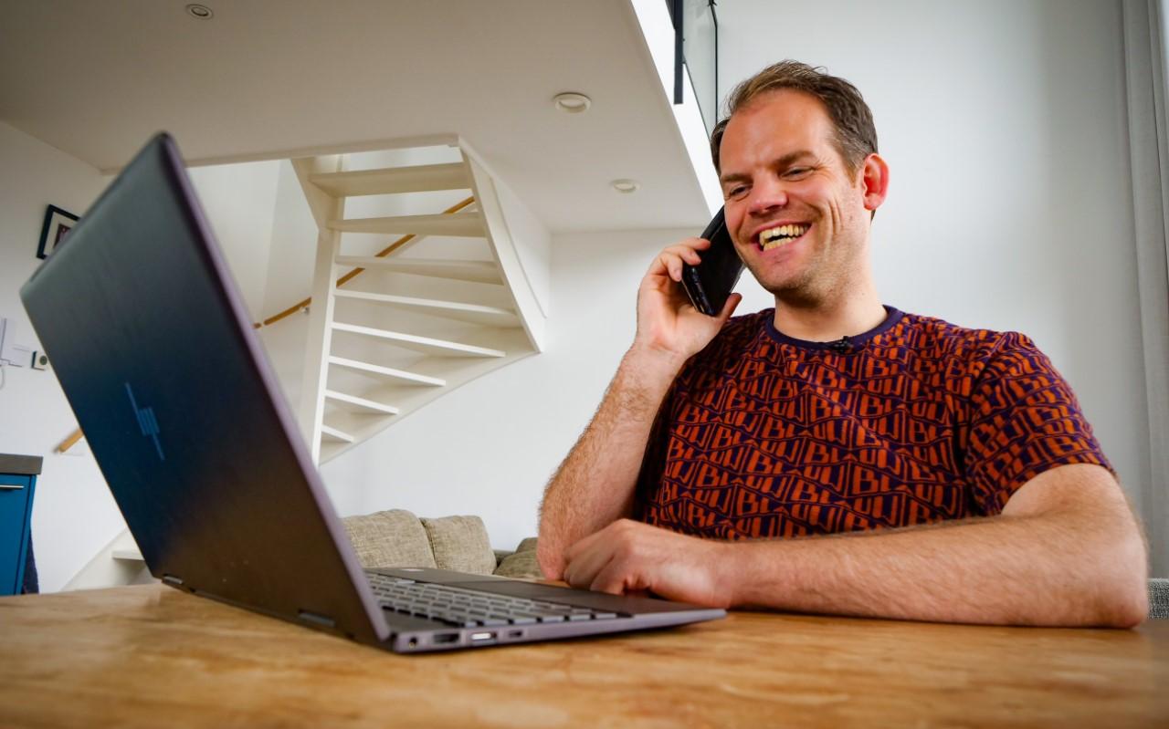 Sibbe Jan Noppert kreeg vooral positieve reacties op zijn liefdescampagne. ,,De rode draad is dat mensen zich in de waarde van liefde herkennen." Sibbe Jan Noppert kreeg vooral positieve reacties op zijn liefdescampagne. ,,De rode draad is dat mensen zich in de waarde van liefde herkennen."