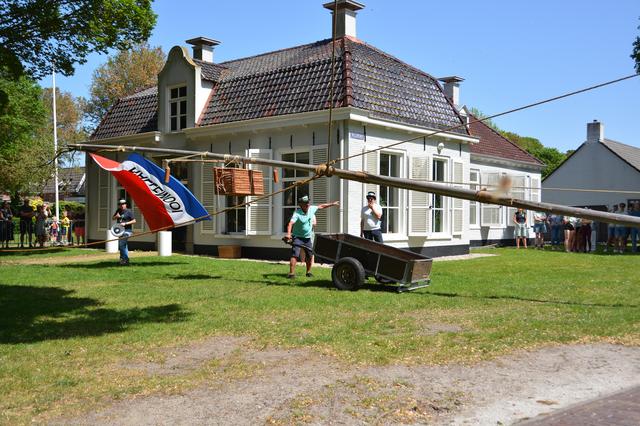 Haan op Schiermonnikoog vanwege extreem weer eerder uit mast gehaald. ‘Luchtvochtigheid was bepalend