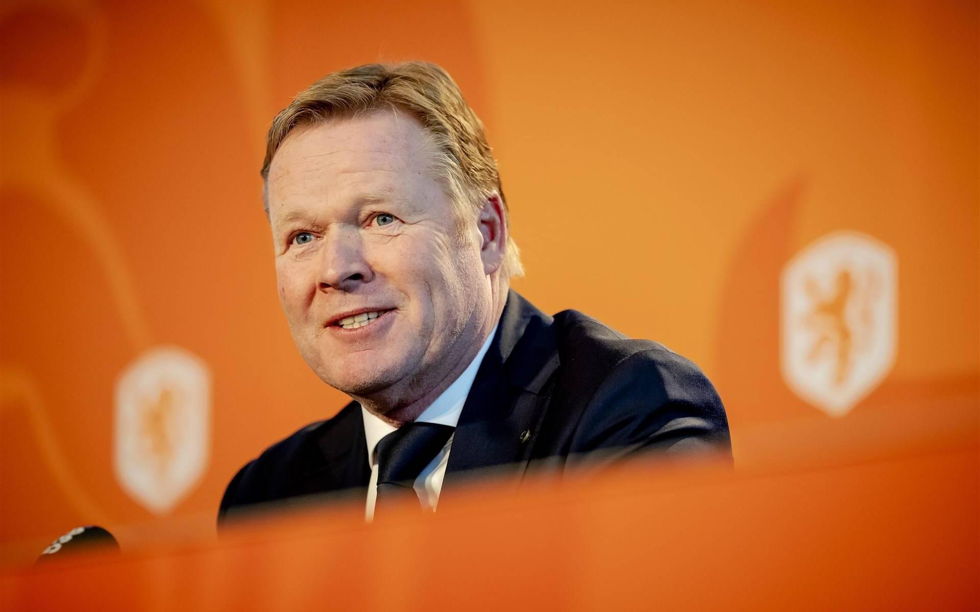 Bondscoach Koeman laat Oranje weer met vier verdedigers spelen.