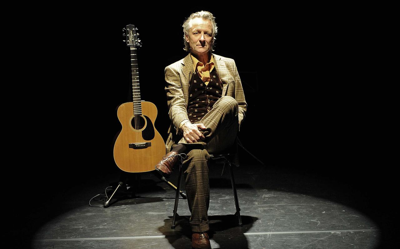 Cabaretier Jeroen van Merwijk is dinsdagochtend overleden. Cabaretier Jeroen van Merwijk is dinsdagochtend overleden.