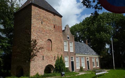 De Schierstins in Feanwâlden is een van de weinige stinzen/steenhuizen die nog over zijn uit de late middeleeuwen.