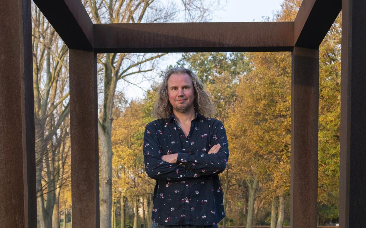 Tsead Bruinja over zijn positie als Dichter des Vaderlands: ,,Het was een mooie tijd. Om er bovenop te zitten en te reageren, en misschien nog wat breder naar Nederland te kijken. Tsead Bruinja over zijn positie als Dichter des Vaderlands: ,,Het was een mooie tijd. Om er bovenop te zitten en te reageren, en misschien nog wat breder naar Nederland te kijken.