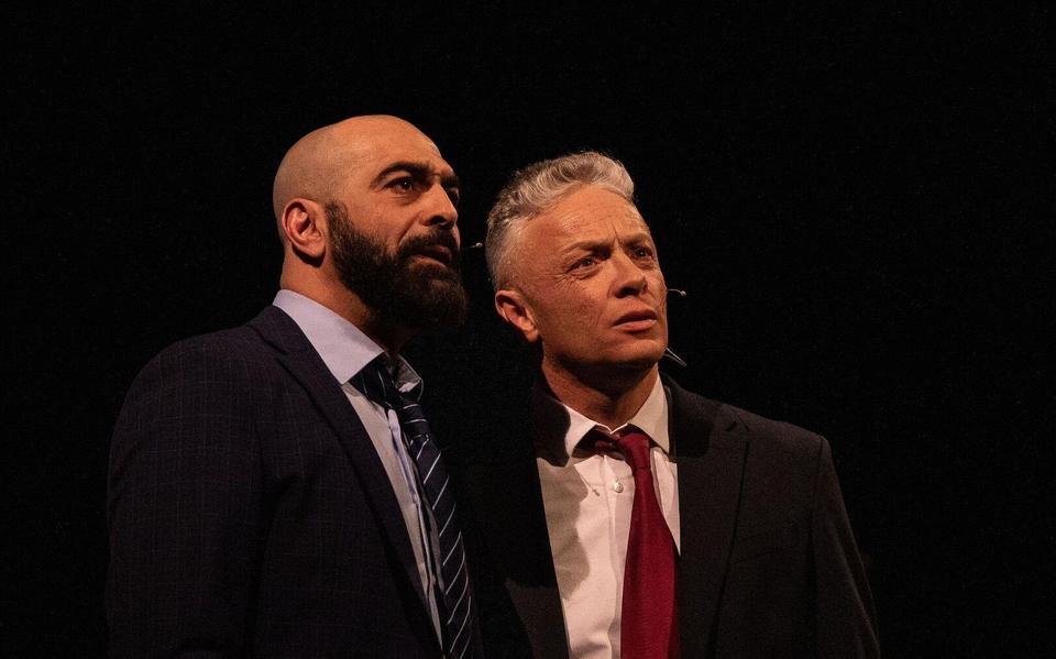 Mohammed Azaay en Karim El Guennoui in 'Na het einde'.