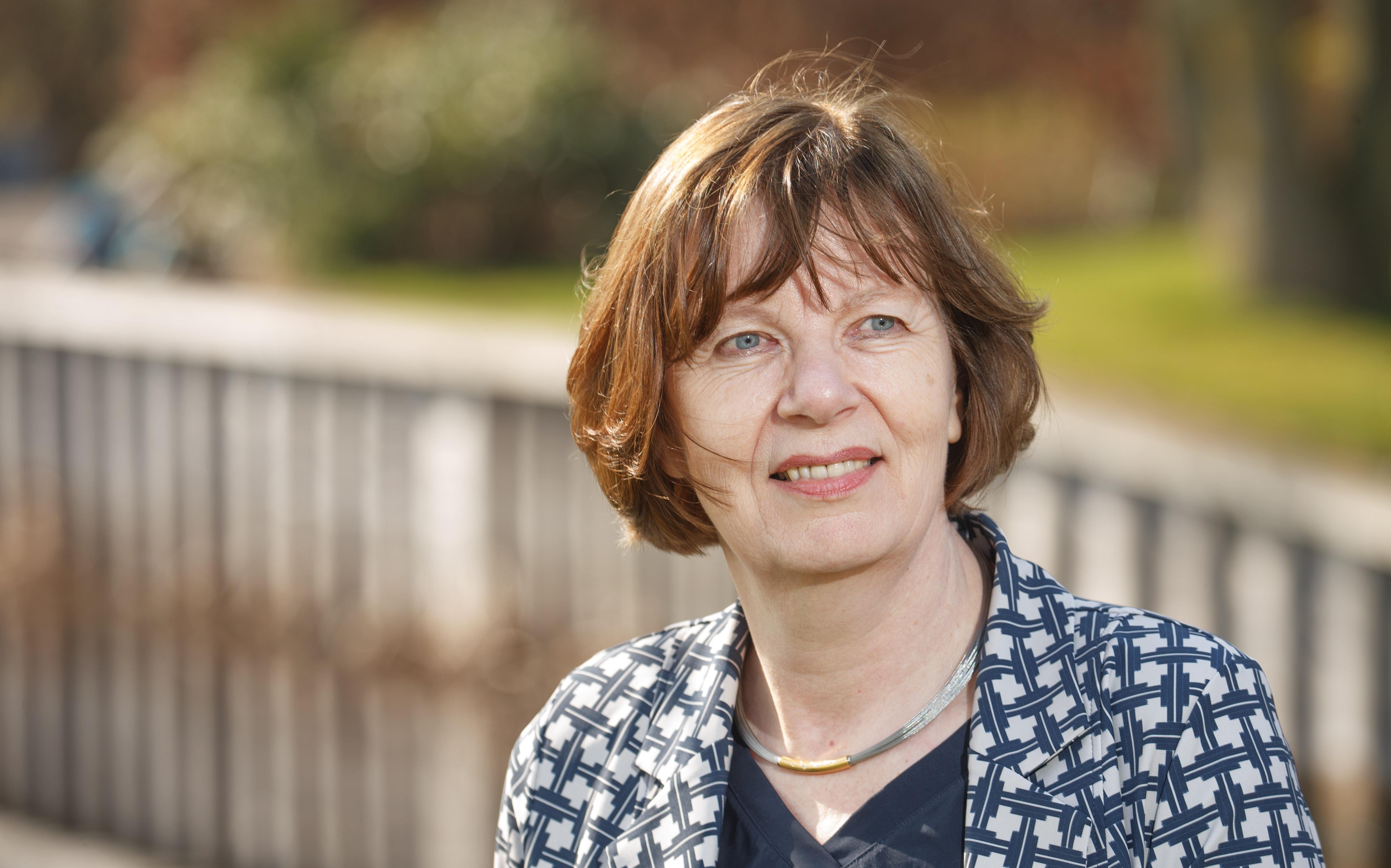 Lida Dijkstra uit De Knipe behoort tot een van de beste kinderboekenschrijvers van Nederland. 'Hoe j