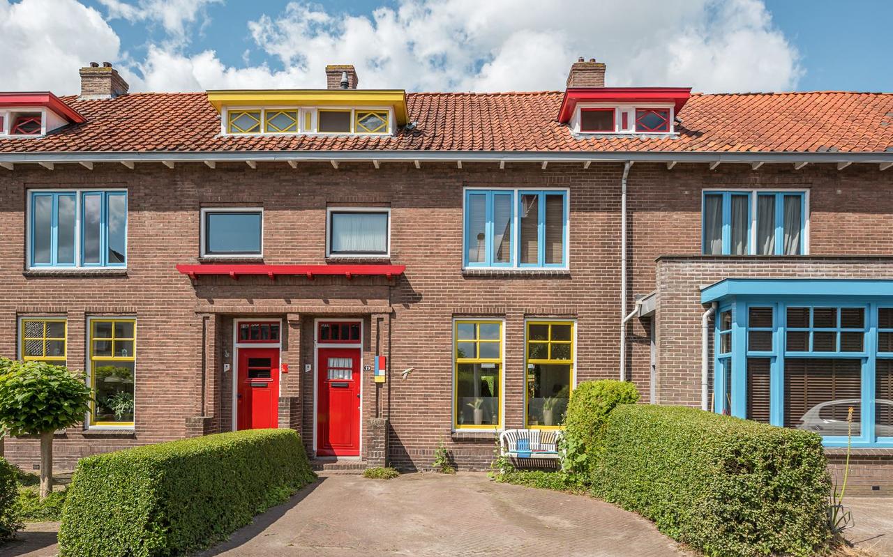 Torenstraat 19, met de bekende kleuren. FOTO FUNDA Torenstraat 19, met de bekende kleuren. FOTO FUNDA