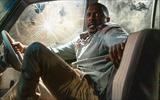 Idris Elba zoekt veiligheid in Beast. 