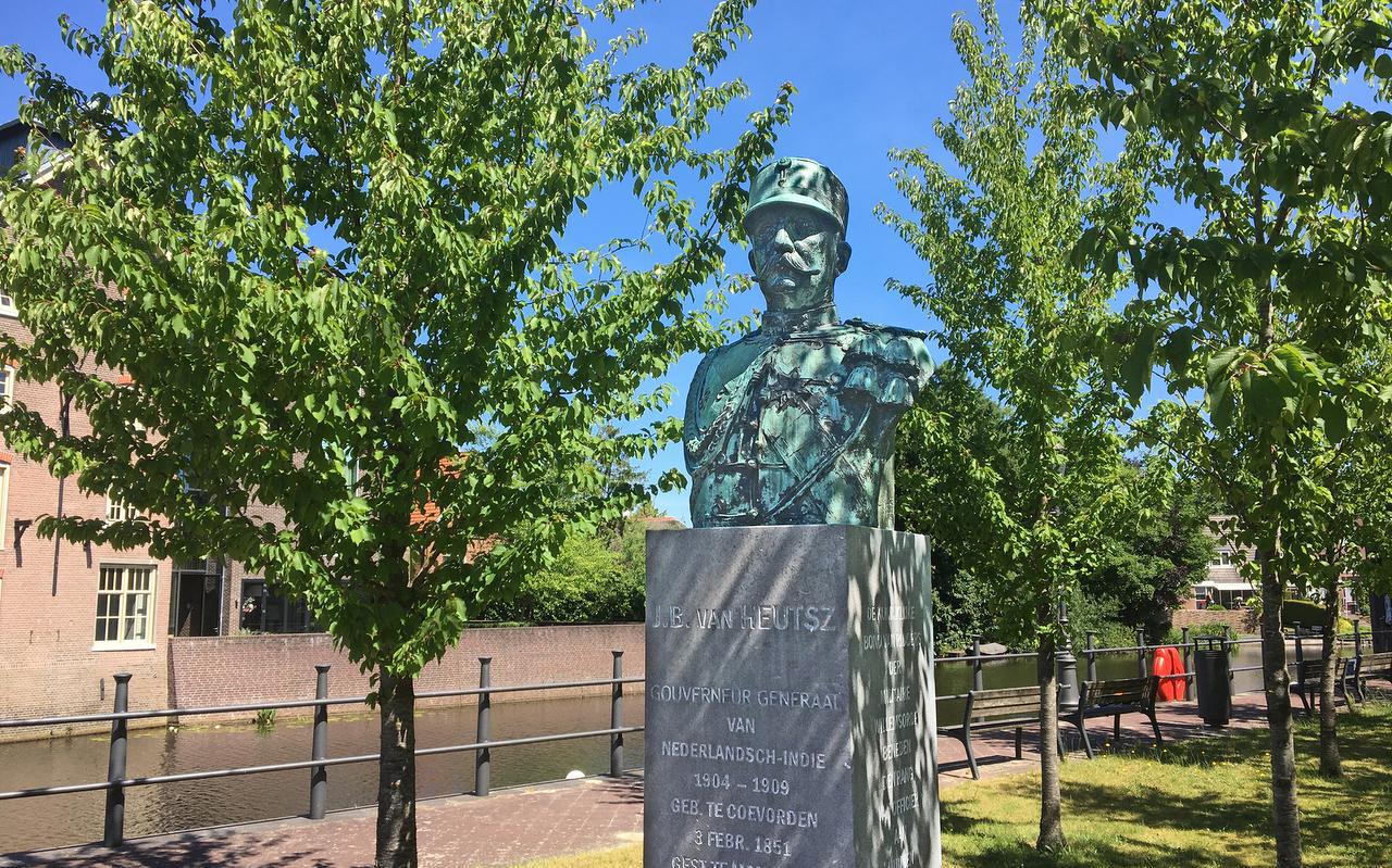 Zo Werd Generaal J.B. Van Heutsz, Geboren In Coevorden, Op Een Voetstuk ...