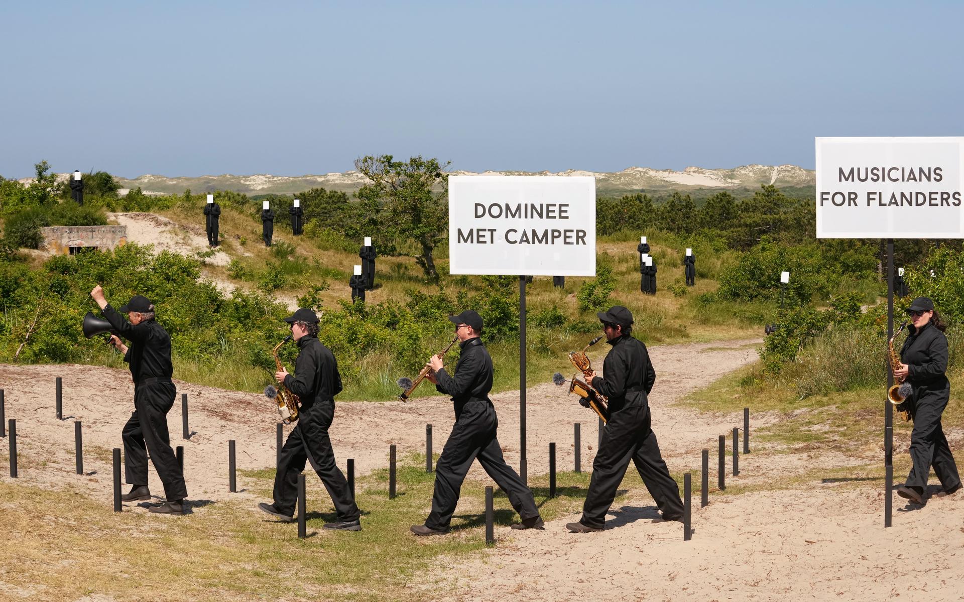 Activistisch engagement op het Oerol van nu: scherp, welluidend, hilarisch. En de knutjes maar bijte