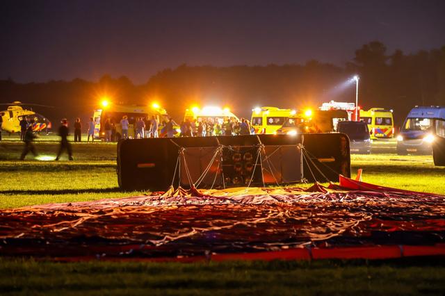 Dode en vijf gewonden na ongeval met ‘grootste luchtballon van Nederland’ in Friesland