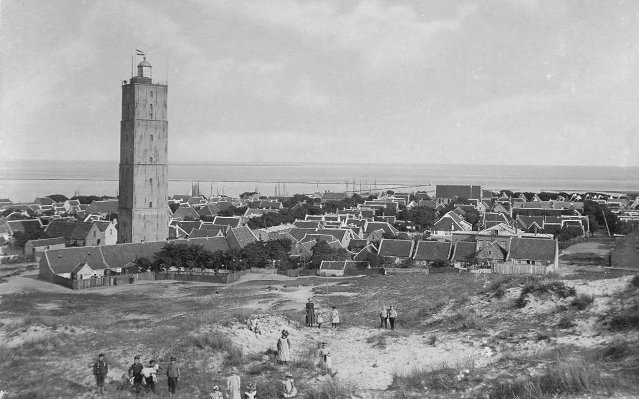 Panorama van West-Terschelling, omstreeks 1905. 