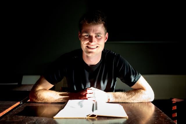 Dennis Hoekstra (27) is christen en draagt zijn geloof ook uit op het voetbalveld bij Drachtster Boy