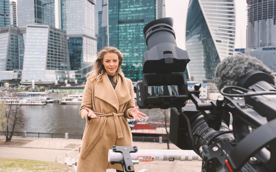 NOS-correspondent en onze columnist Iris de Graaf door blad Harper’s