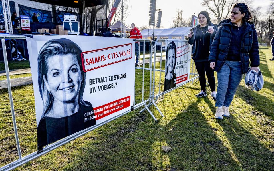 ‘Bejegen parlementariërs en bestuurders met respect.’ 