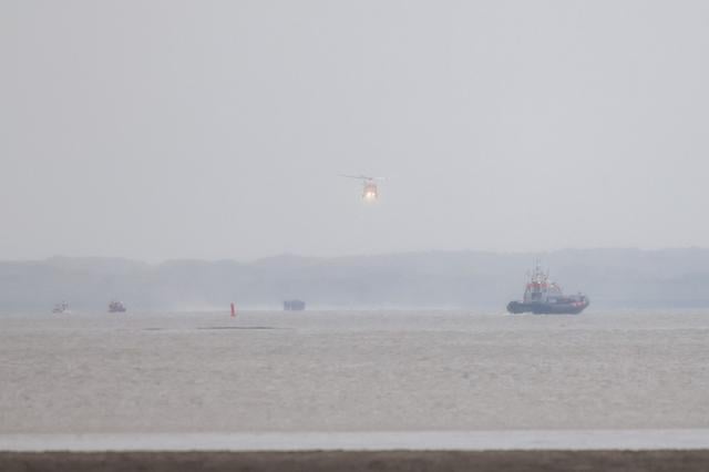 KNRM en Kustwacht redden 32 wadlopers bij Ameland: groep raakt ingesloten door het water