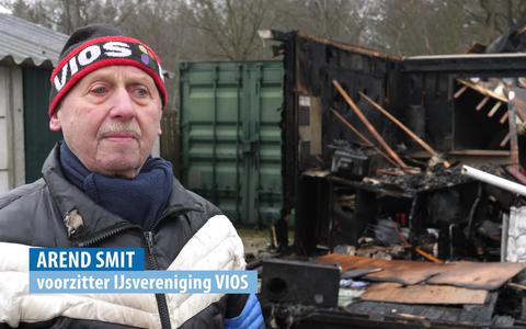 IJsbaanvereniging Hollandscheveld ziet kostbare herinneringen in rook op gaan na roerige nacht: 'Onvervangbare foto's zijn verbrand'