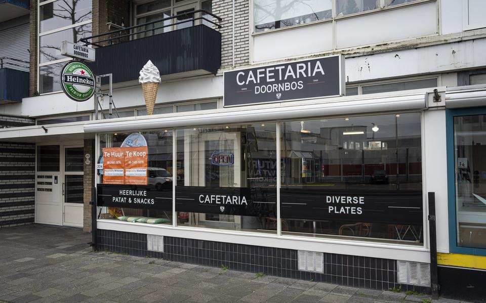 Cafetaria Doornbos aan Paterswoldseweg. 