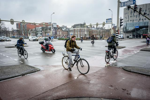 Fietsers krijgen sneller groen in Groningen. ‘Alsof je alvast op de knop drukt’