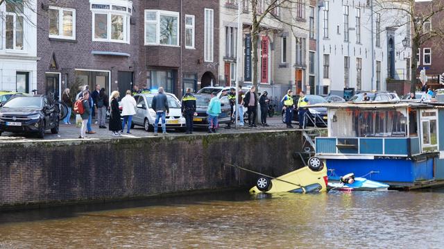 Fransman Sébastien (45) zag hoe zijn auto uit het diep in Groningen werd getakeld. ‘Was net door de 